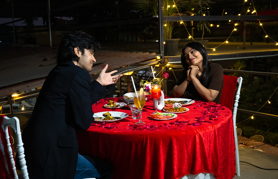 How to Plan a Perfect Valentine Candlelight Dinner in Ahmedabad for Your Partner